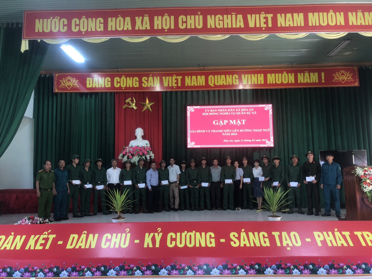 Xã Hòa An tổ chức gặp mặt thanh niên lên đường nhập ngũ năm 2024